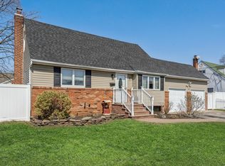 43 Ecker Ave, West Babylon, NY 11704