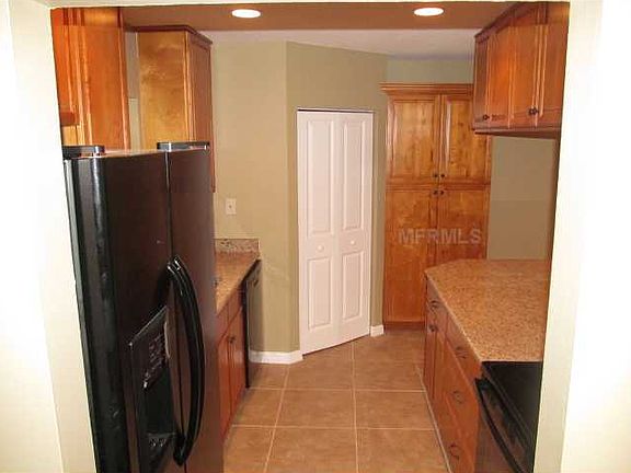 5th image of 2702 E Paxton Ave