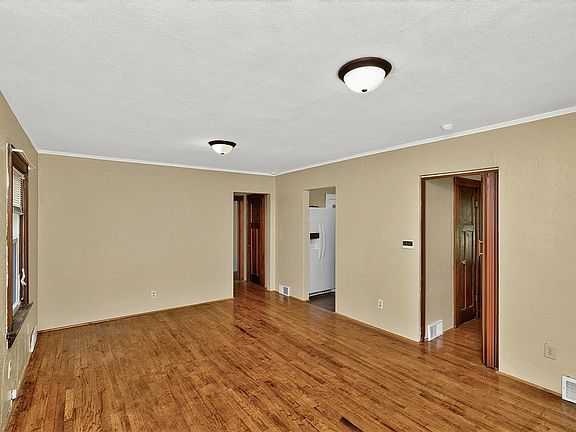 5th image of 1532 Milton Ave