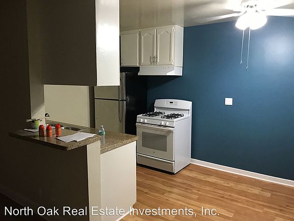 3rd image of 12211 Vanowen St APT I