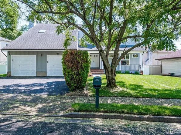 361 McKinley Ave, Edison, NJ 08820