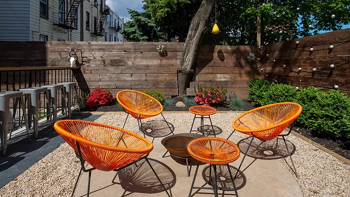 Rented by Nooklyn NYC LLC | media 31