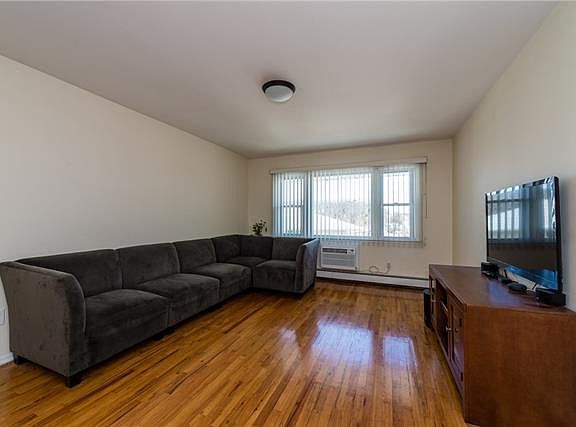 2nd image of 61 Valerie Dr