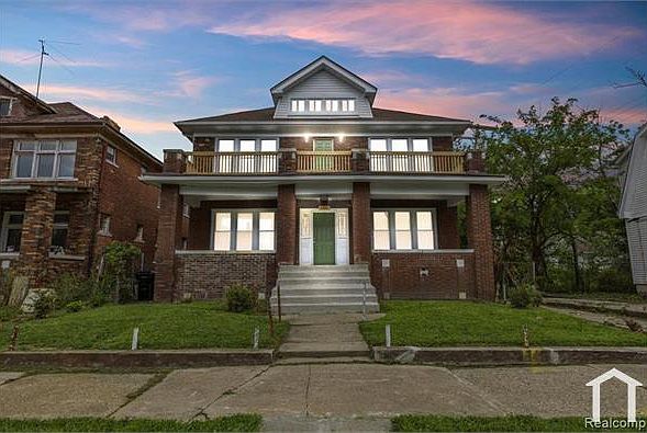 1st image of 2296 W Buena Vista St #2W