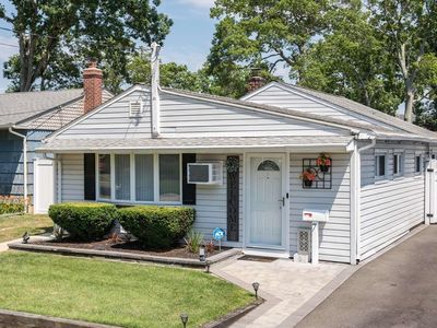 7 Cherry Street, Massapequa, NY, 11758
