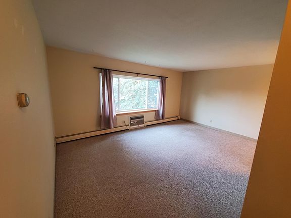 2nd image of 222 E Locust St #201