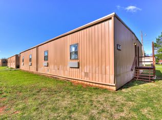 415 W Wichita St, Lindsay, OK 73052