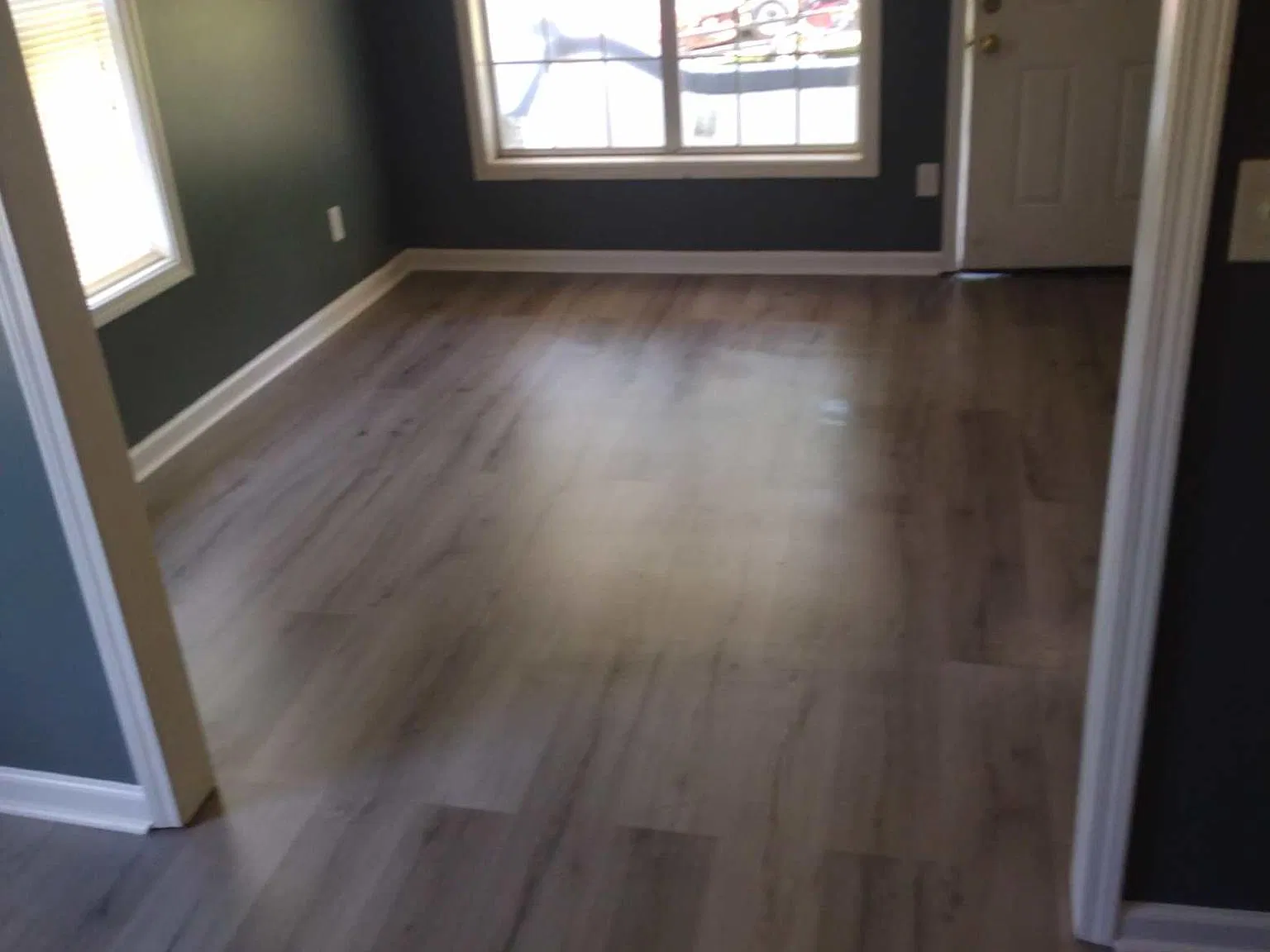 3 bed, 1.5 bath, 1296 sqft, $950 — Photo 2