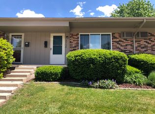 25136 Potomac Dr, South Lyon, MI 48178