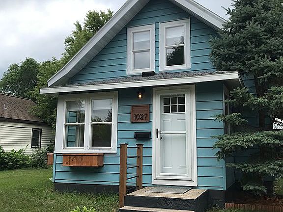 3rd image of 1027 Becker Ave SE