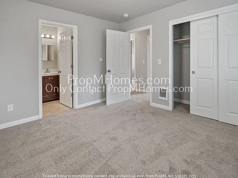 15559 NE Glisan St — Photo 8
