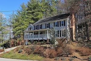 2nd image of 3624 Heritage Rd SW