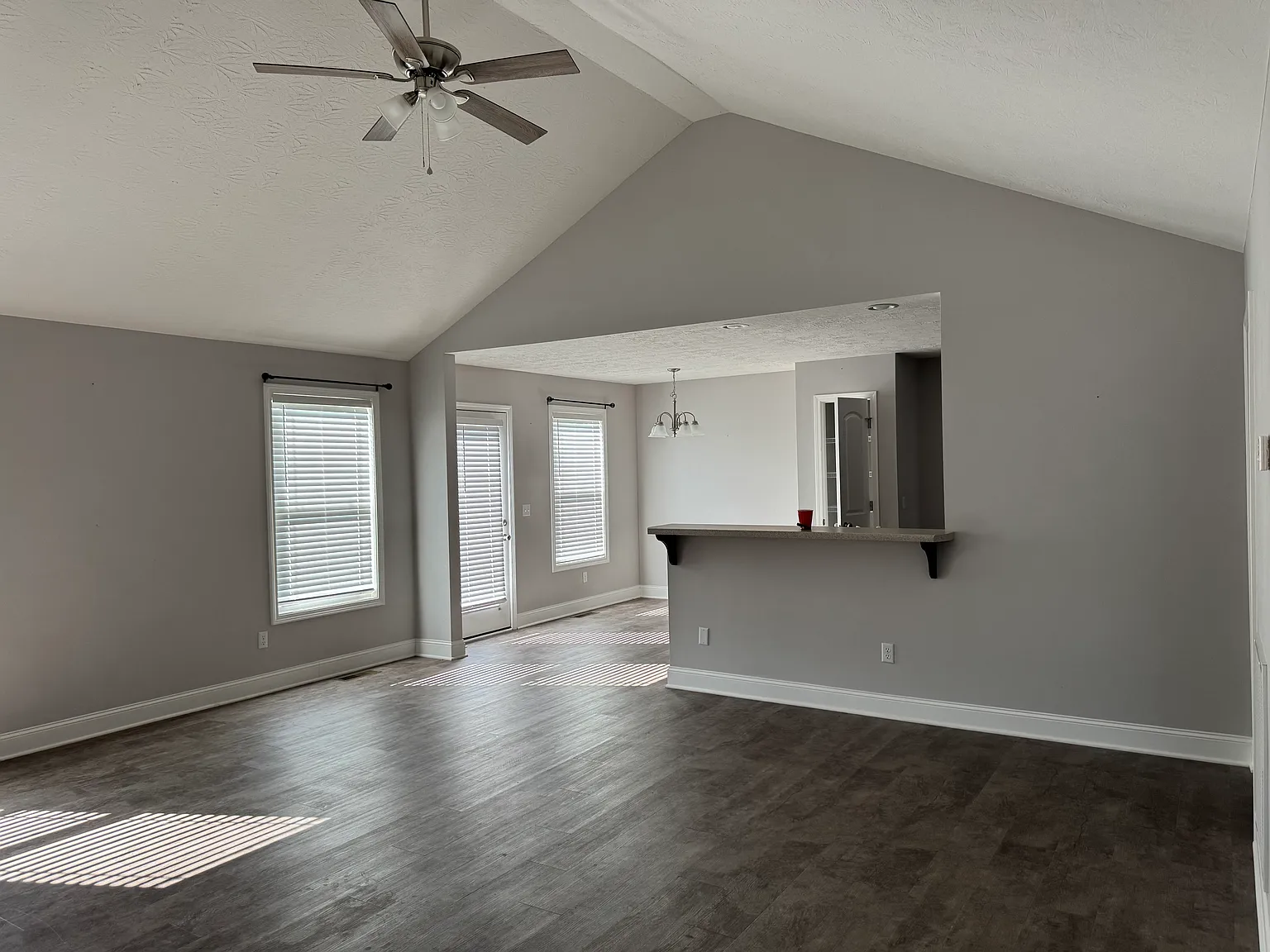 3 bed, 1500 sqft, $1,700 — Photo 2