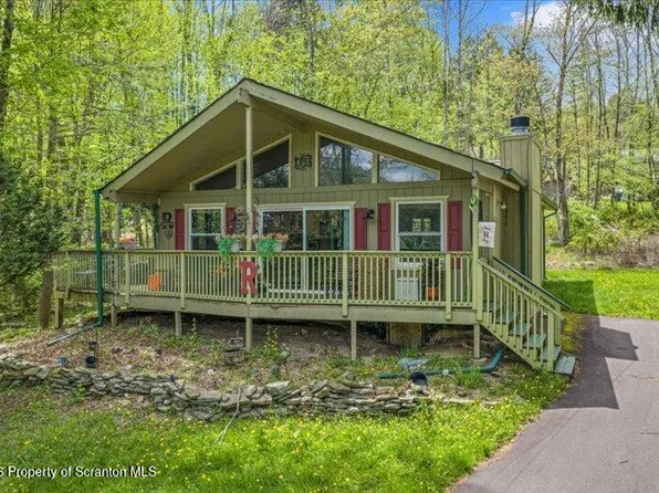 109 Woodhill Ln, Lake Ariel, PA 18436