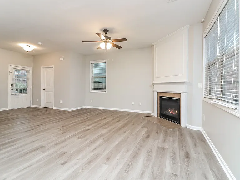 275 Shaw Dr — Photo 7