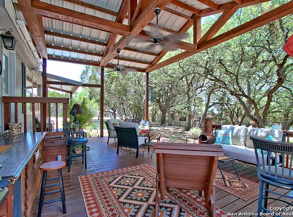 3rd image of 1487 Linda Dr