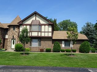 11663 Black Forest Ln, Palos Park, IL 60464