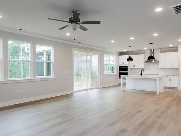 266 Golfview Ave, Benson, NC 27504