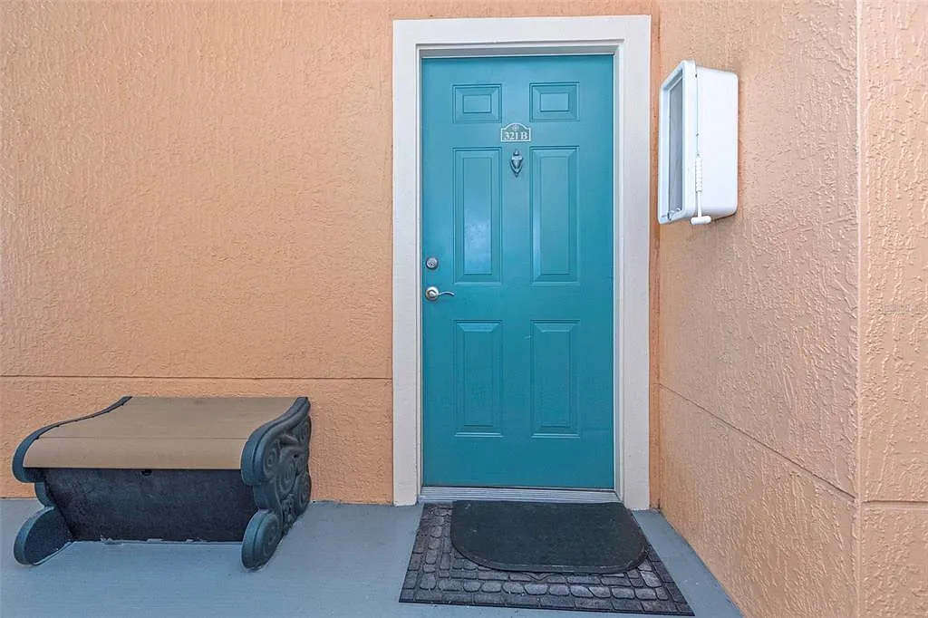 2 bed, 2.0 bath, 1309 sqft, $2,400 — Photo 3