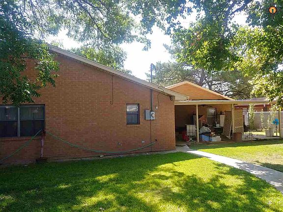 4th image of 923 N Pecan Dr