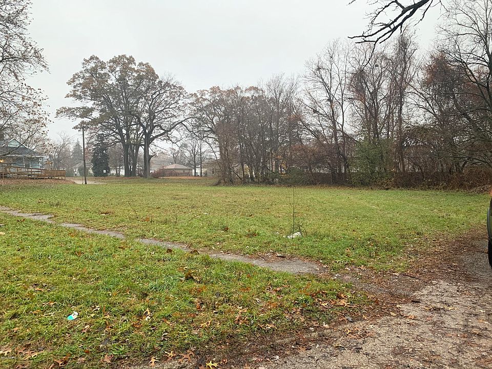 2nd image of 456 McLaughlin Ave