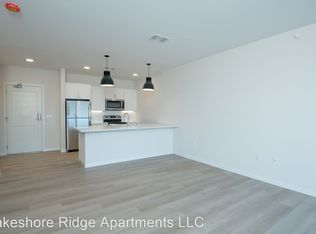 3001 Community Way #214, Menasha, WI 54952