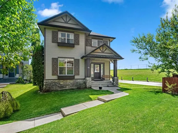 31 N Elgin Grn SE, Calgary, AB T2Z 3Y8