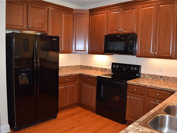5th image of 7041 Colemans Crossing Ave