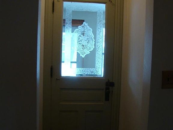 2nd image of 905 N C St