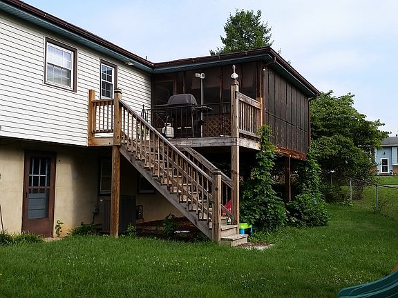 2nd image of 6325 Bunker Ln