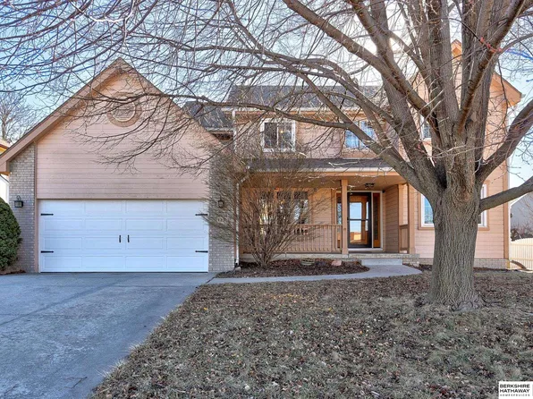 113 Eagle Ridge Dr, Papillion, NE 68133