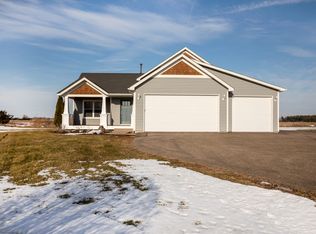 636 Roberts Ln, Hudson, WI 54016