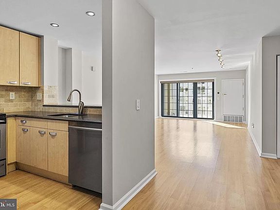 2nd image of 2 Leverington Ave #33