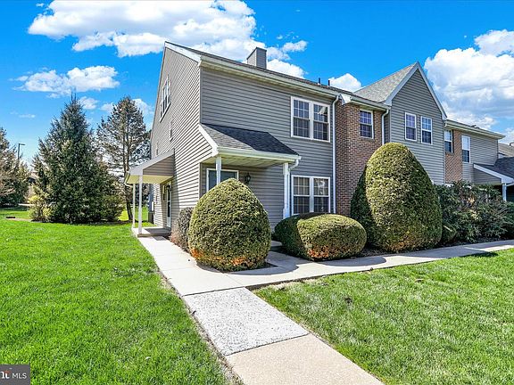 3rd image of 302 Peters Way