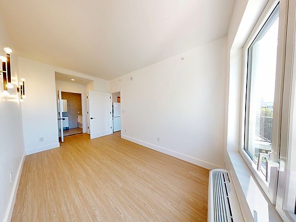 4th image of 70 Woodruff Ave #4B