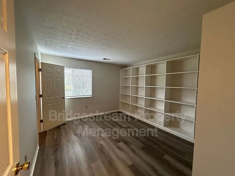 6615 Hedington Sq #2 — Photo 4