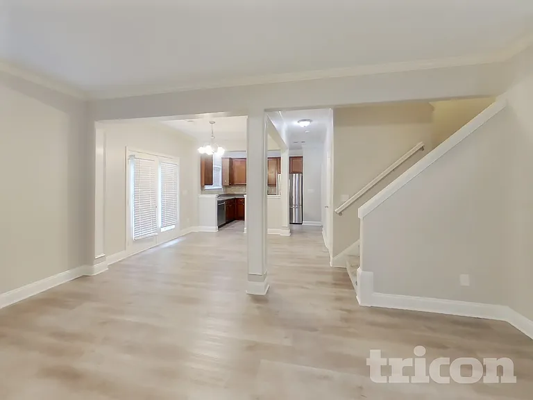184 Village Park Dr — Photo 3