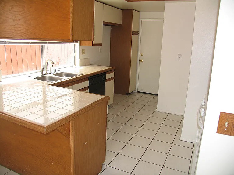 13242 Lakota St — Photo 6