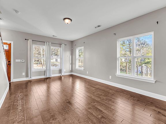 3rd image of 3507 Berryhill Rd