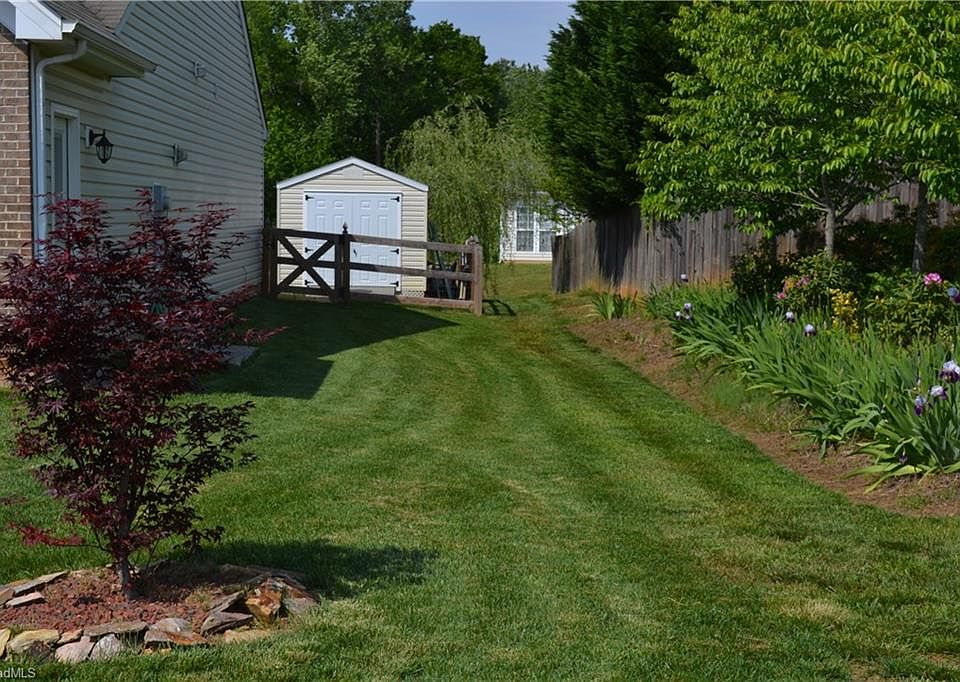 2nd image of 143 Rockbridge Ct