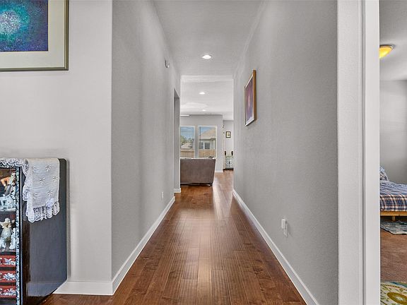 3rd image of 4376 Hannover Way