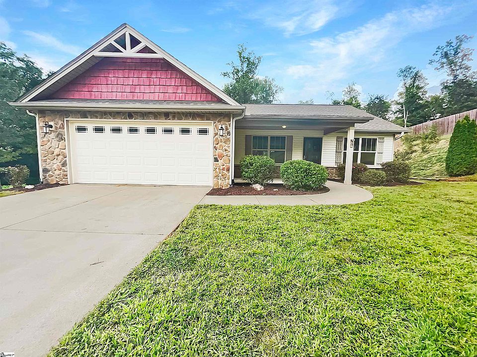 1st image of 64 Thunderbird Dr