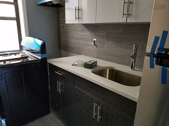 4th image of 1124 43rd St APT C1