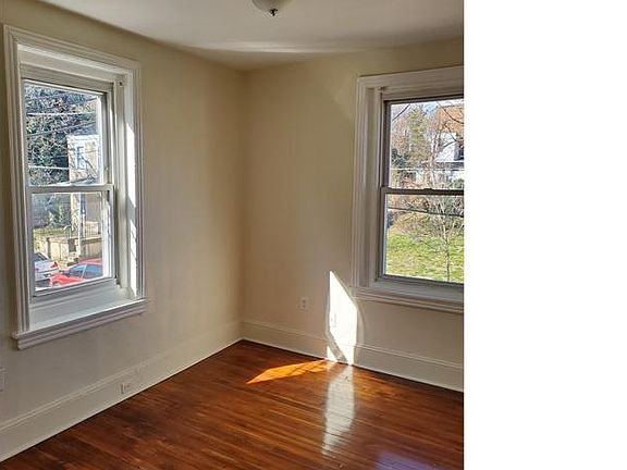 3rd image of 2144 W Spencer St