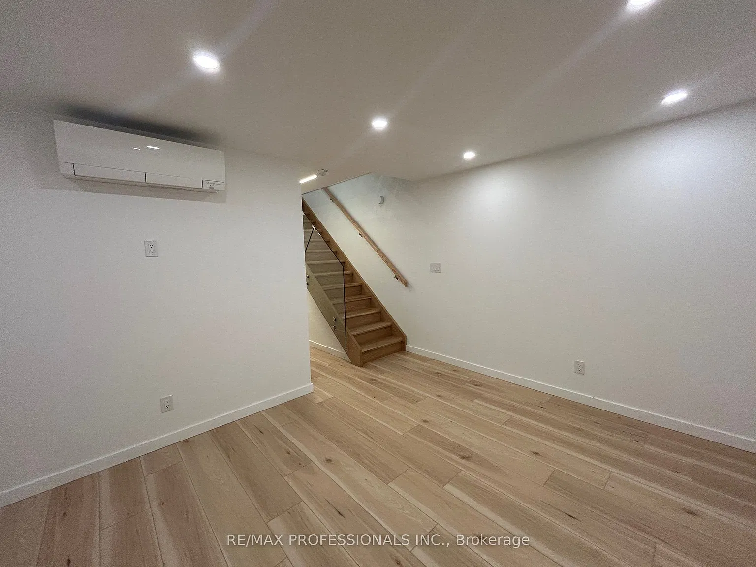 3 bed, $5,200 — Photo 4