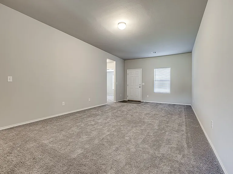 629 W Lola Dr — Photo 5