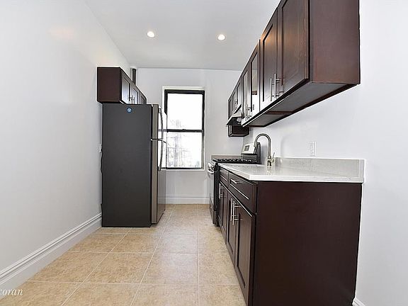 3rd image of 2205 37th St APT 2E