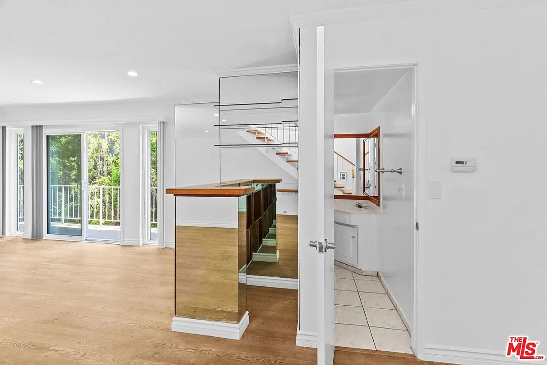 3 bed, 2.5 bath, 1672 sqft, $3,200 — Photo 3