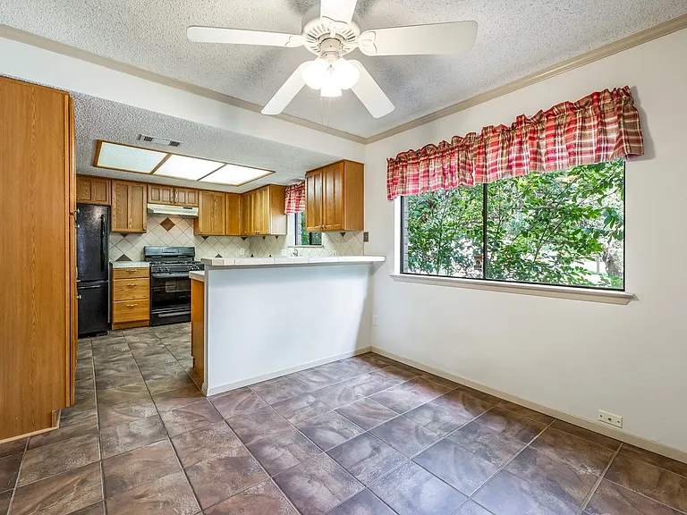 1006 Silbury Dr — Photo 7