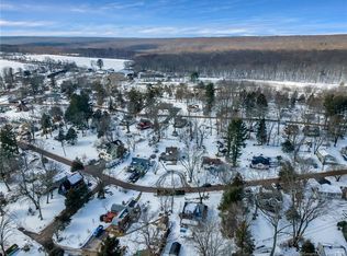 37 Ridgewood Rd, Moodus, CT 06469